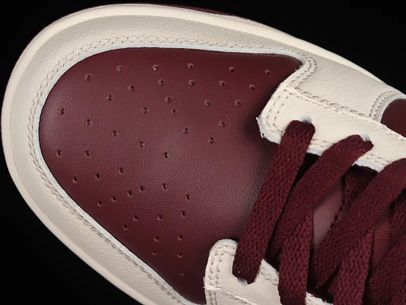 All Categories Nk SB Dunk Series Nk SB Dunk Low Low-top sneakers C version Nk Dunk Low Burgundy Valentine's Day SB low-top sports and leisure sneakers DR9705-100